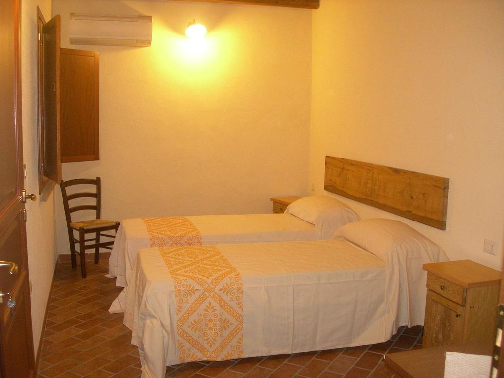 Agriturismo Battaglia Villamassargia Zimmer foto