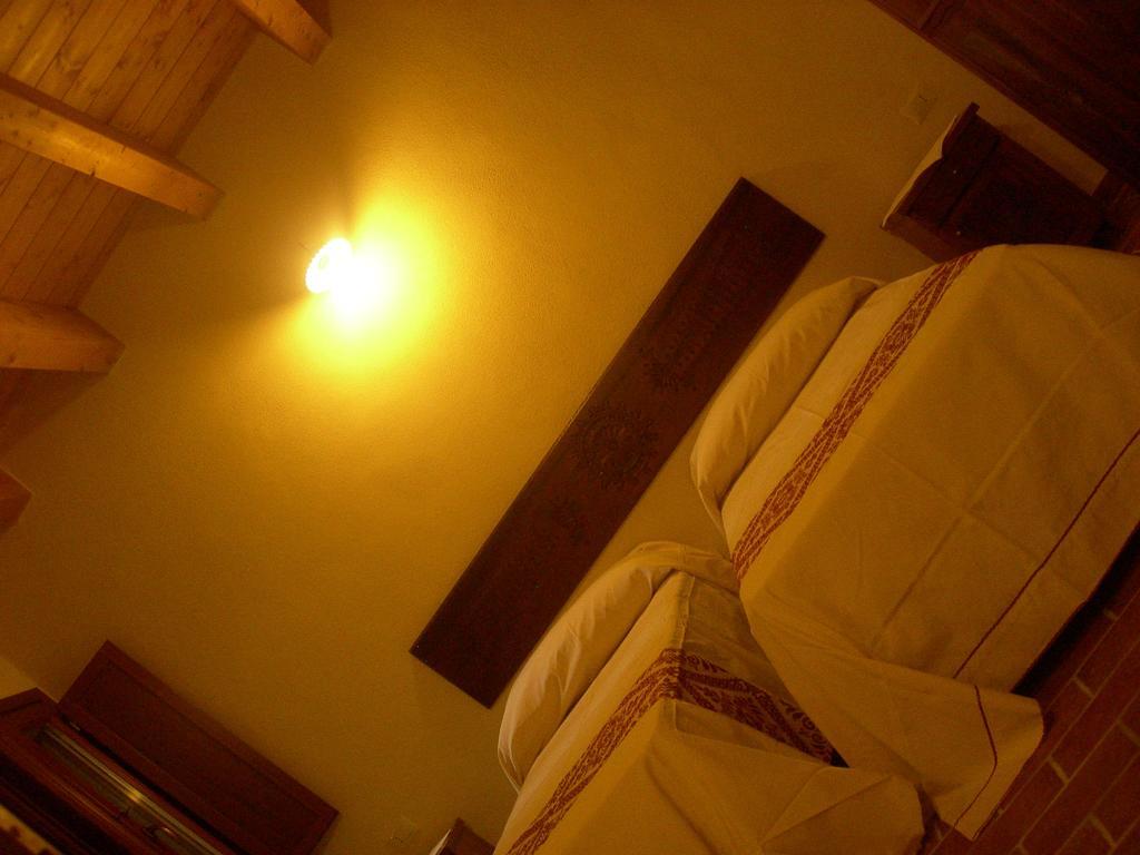 Agriturismo Battaglia Villamassargia Zimmer foto